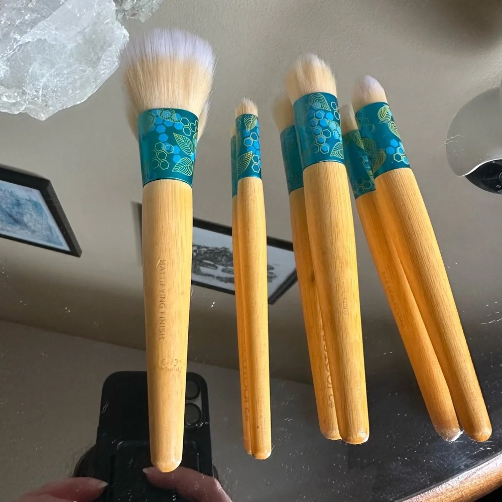 Limited Edition Ecotools Brush Set
